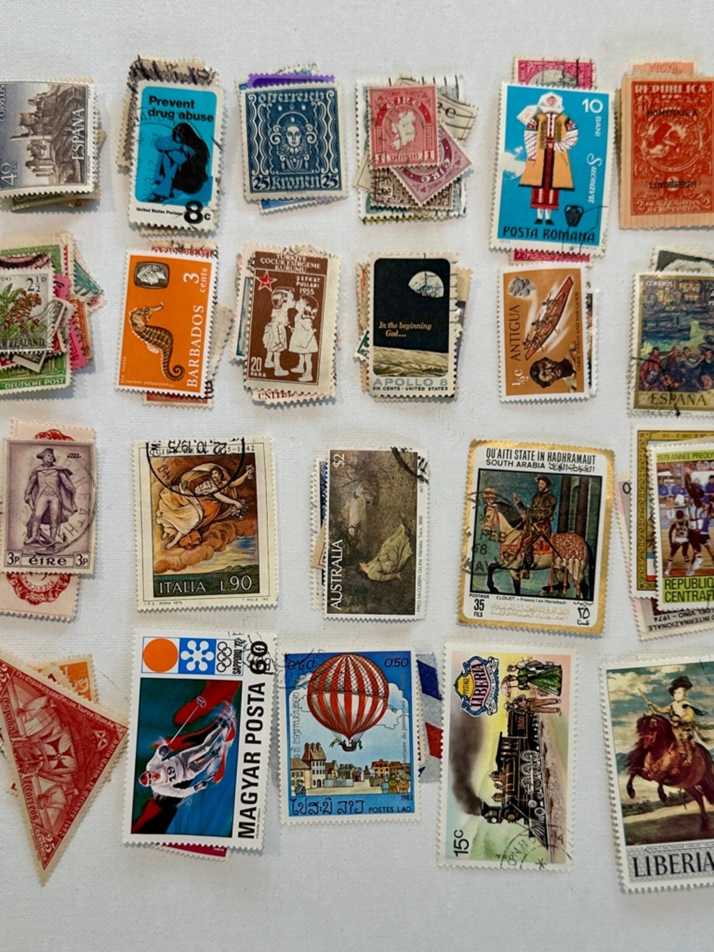 Approximately 750 Vintage International and US Postage Stamps - Weight is 3 0z - Picture 3 of 10